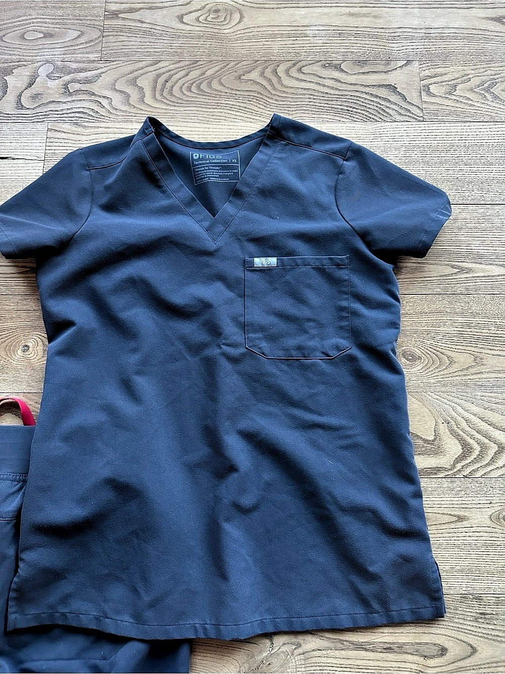 FIGS Casma Scrub Top V-Neck charcoal XS